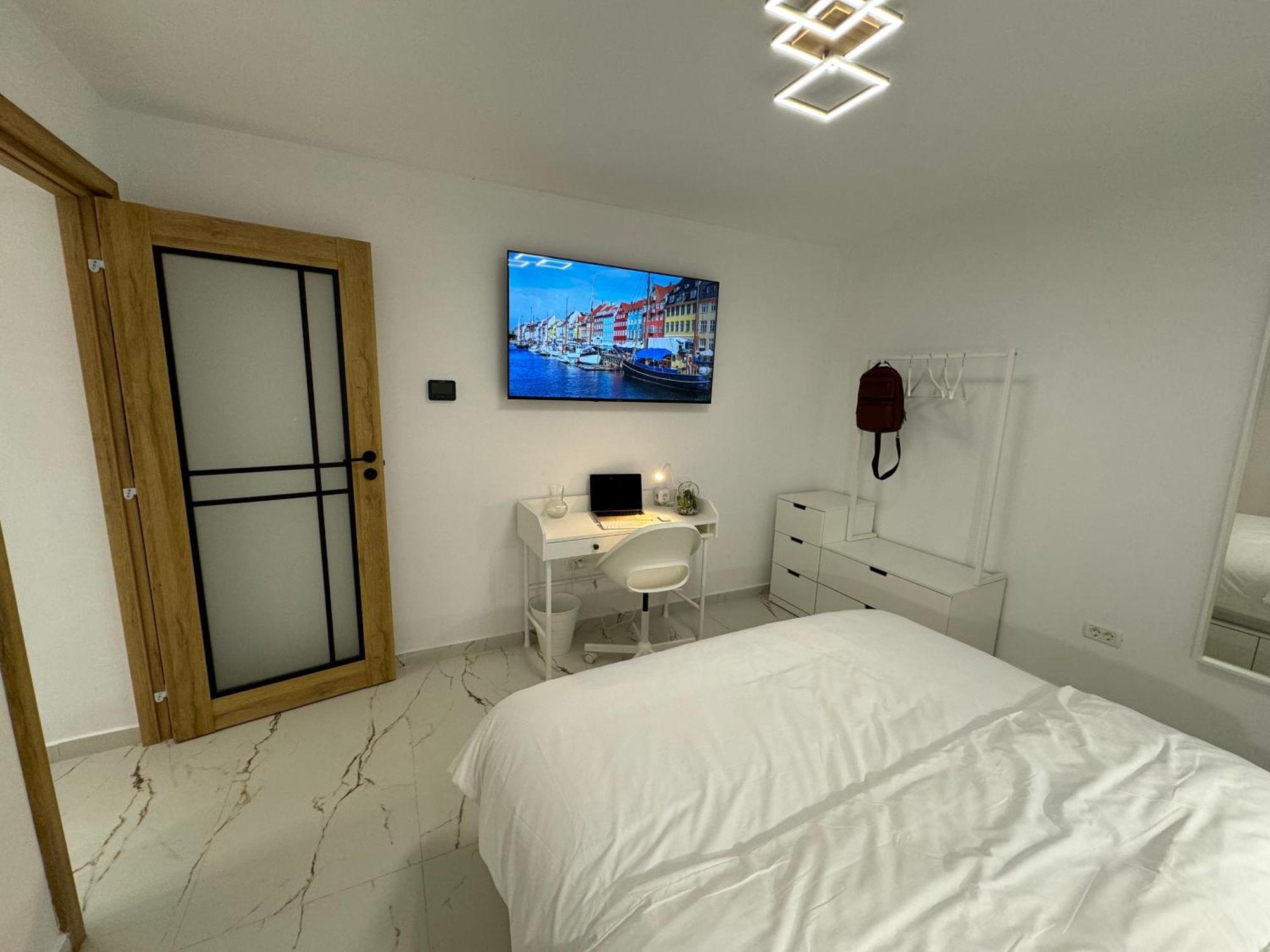 Iasi Ultra Central Apartment Self Check-In Exterior photo